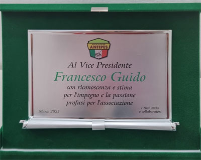 Targa riconoscenza e stima a Francesco Guido